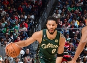 关于塔图姆连续十五场比赛得分超过锐不可当，公牛不断突破！的信息